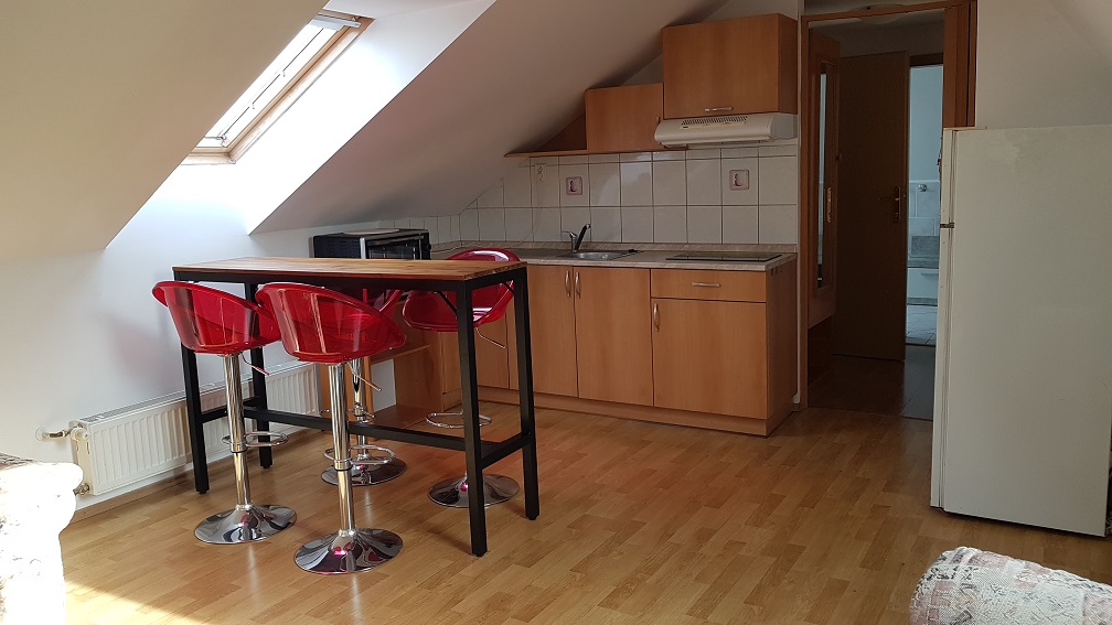 Pronájem velmi pěkného bytu s dispozicí 2+kk